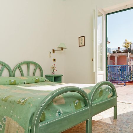 Hotel Del Postiglione Искья Экстерьер фото